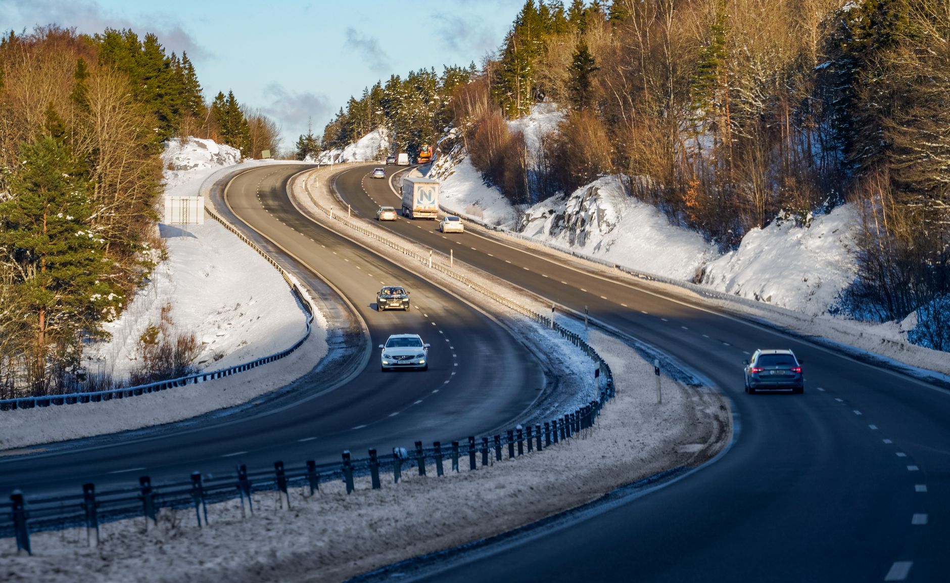 Tachograph Rules and Responsibilities: What UK Motor Traders Need to Know When Moving Stock