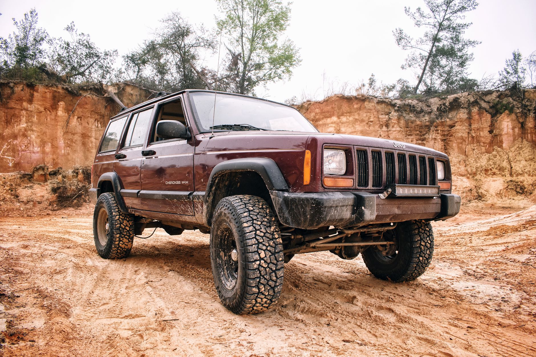 Air Suspension Repairs on Used SUVs: Why UK Independent Garages Are Quietly Cashing In